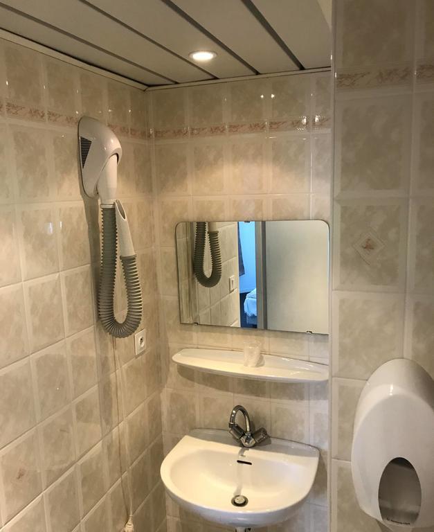 Hotel Sainte Catherine Лурд Екстериор снимка